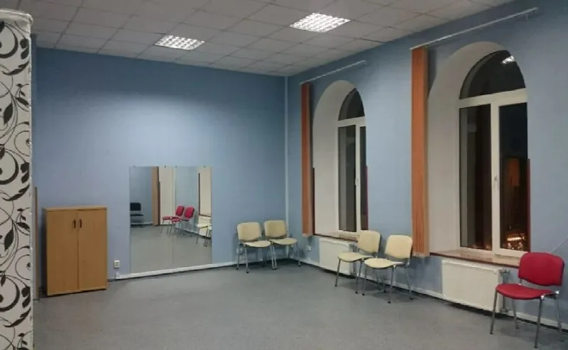 Комерційна, 480 м², Центр