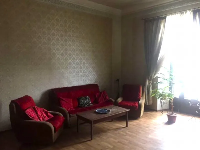 8-кімнатна квартира, 220 м², Центр