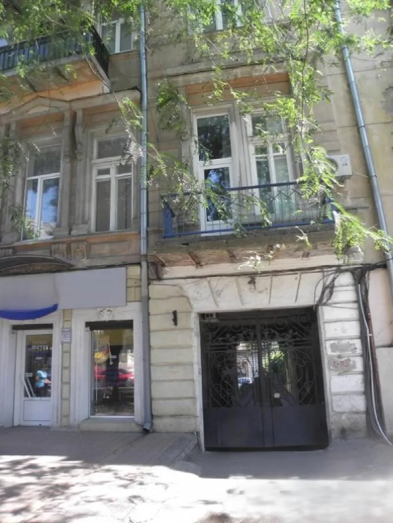 3-кімнатна квартира, 53 м², Центр