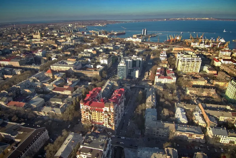 Комерційна, 340 м², Центр