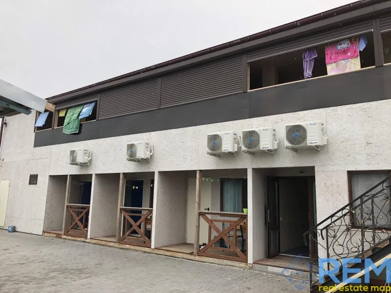Commercial, 1 100 m², Karolino-Buhaz
