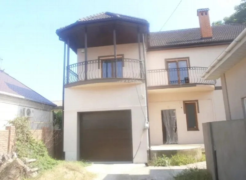5-кімнатні, 320 м²