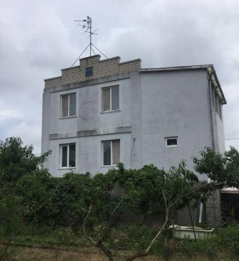 8-кімнатні, 300 м²