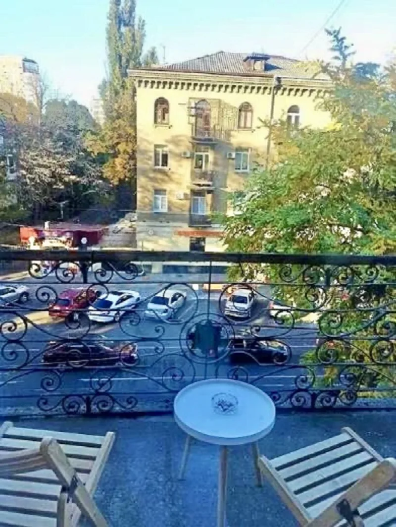 5-кімнатні, 340 м²
