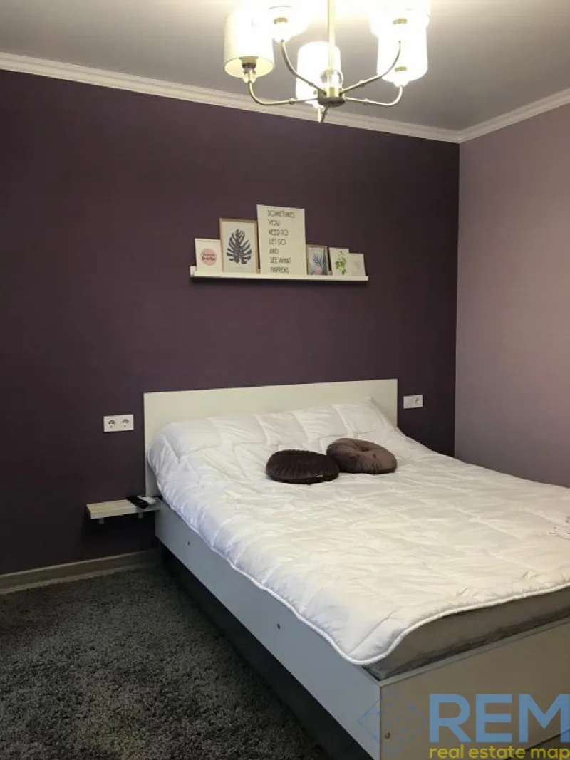 Комерційна, 420 м², Центр