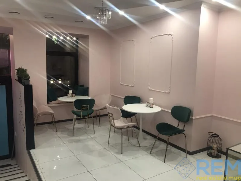 Commercial, 81 m², City centre