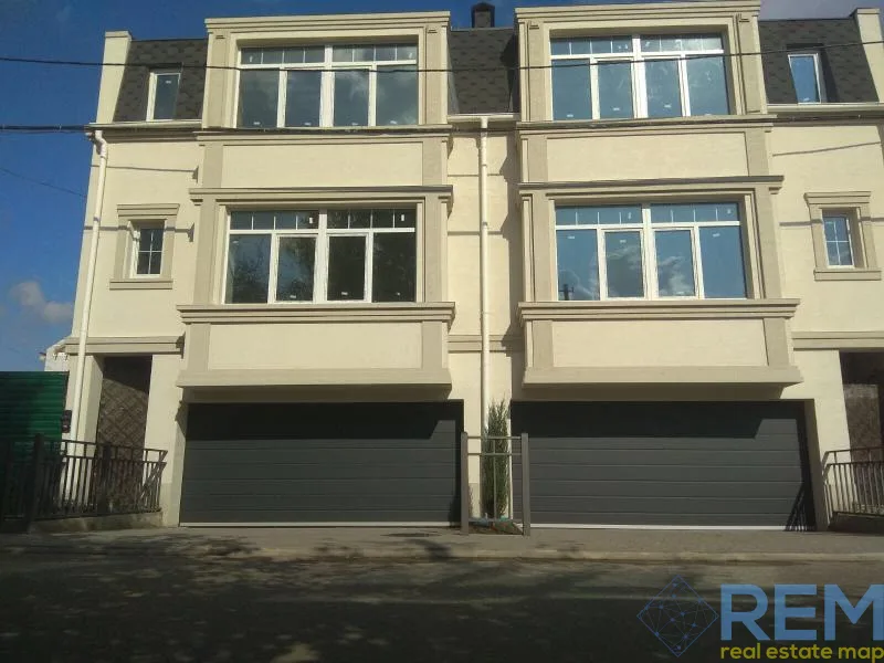 3-кімнатні, 125 м²