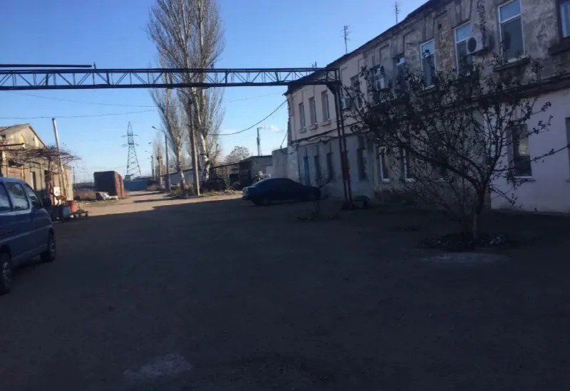 Комерційна, 1 200 м², Пересип