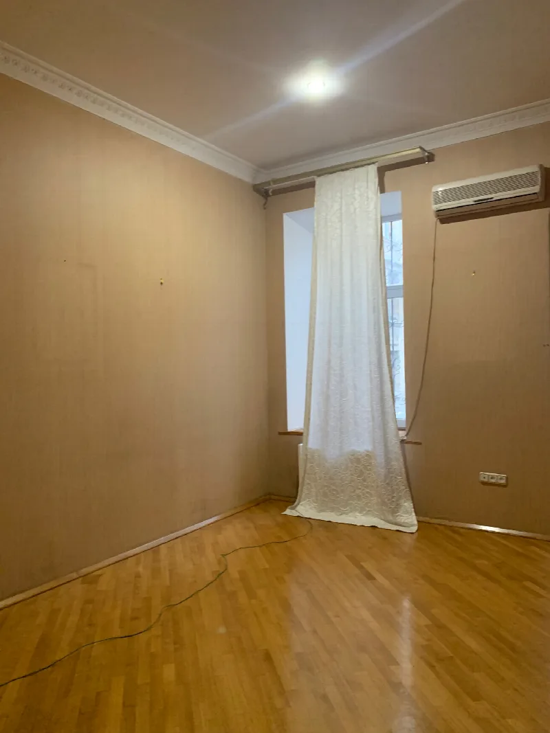 3-кімнатна квартира, 100 м², Центр