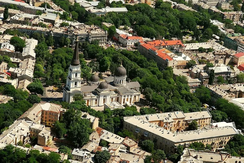 Комерційна, 260 м², Центр