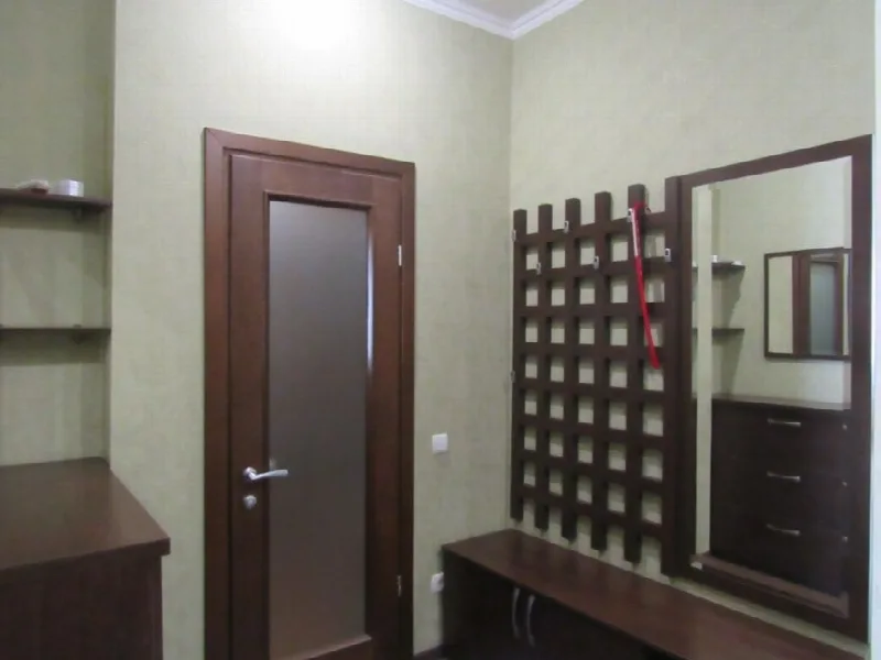 1-кімнатні, 90 м²