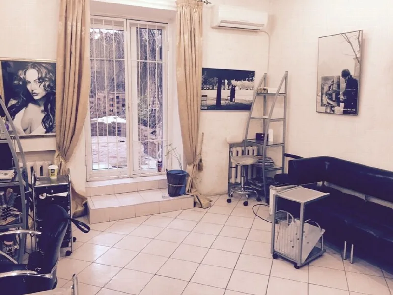 5-кімнатна квартира, 80 м², Центр