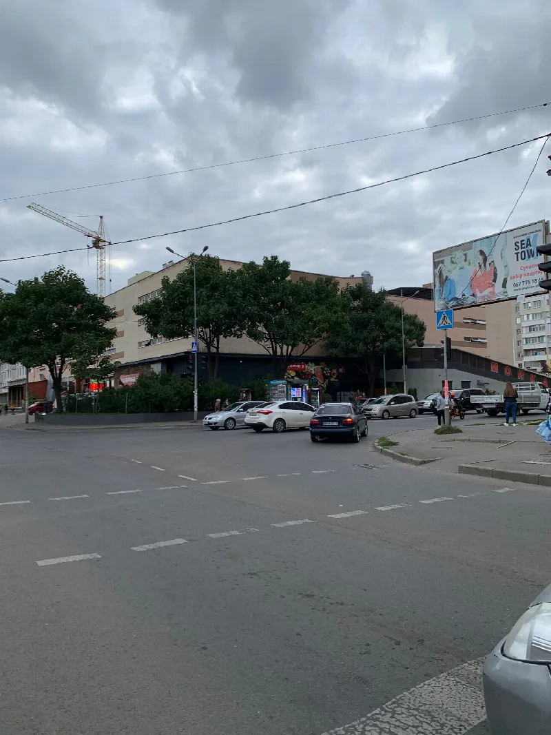 Комерційна, 903 м², Котовського