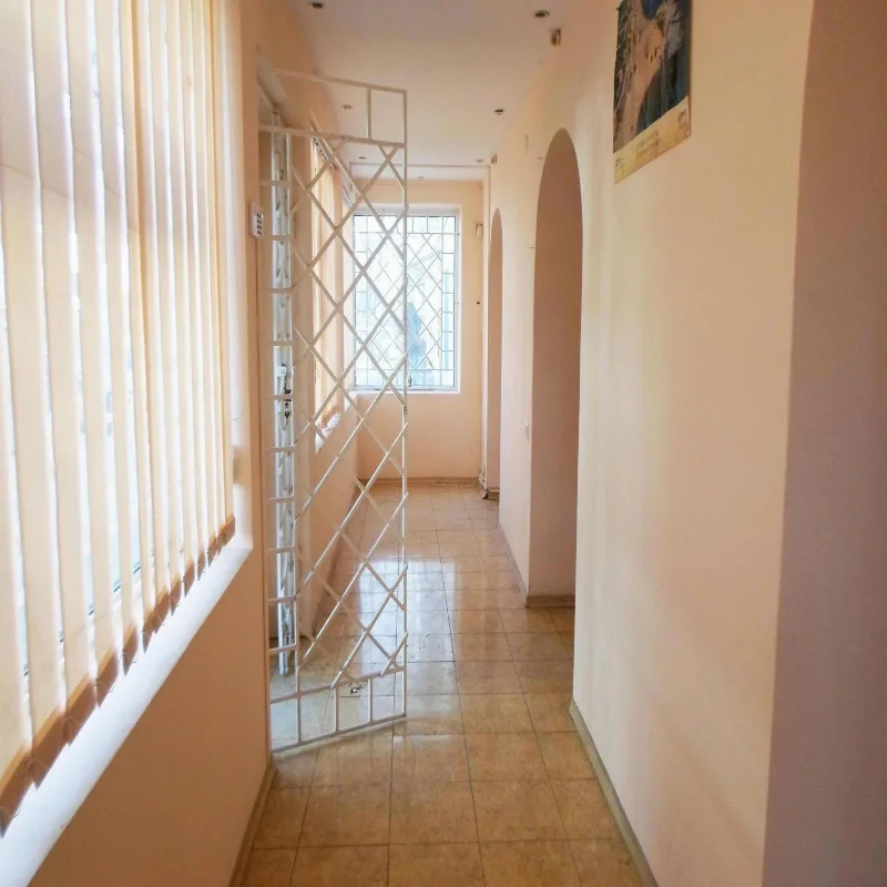 Коммерция, 80 м², Центр