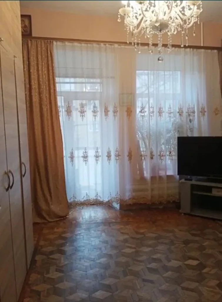 4-кімнатна квартира, 60 м², Молдаванка