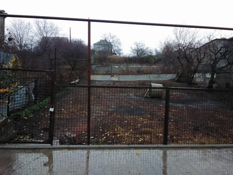 Land, Sukhyi Lyman