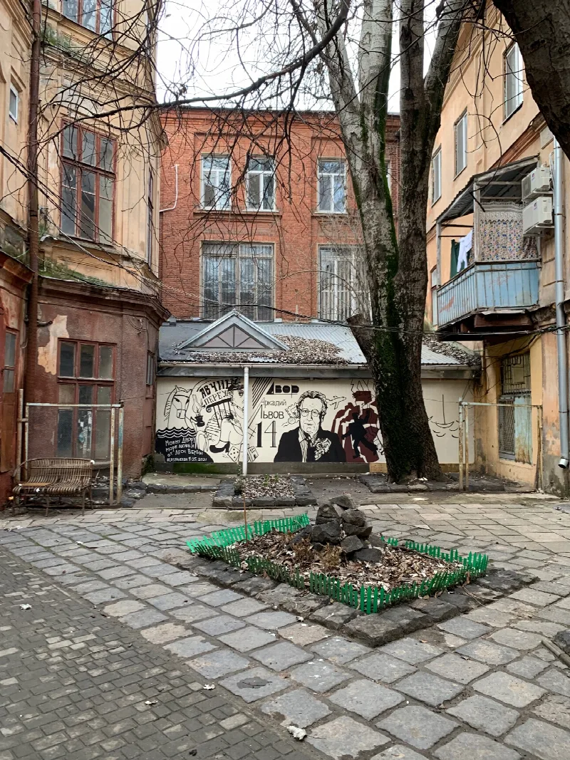Комерційна, 600 м², Центр