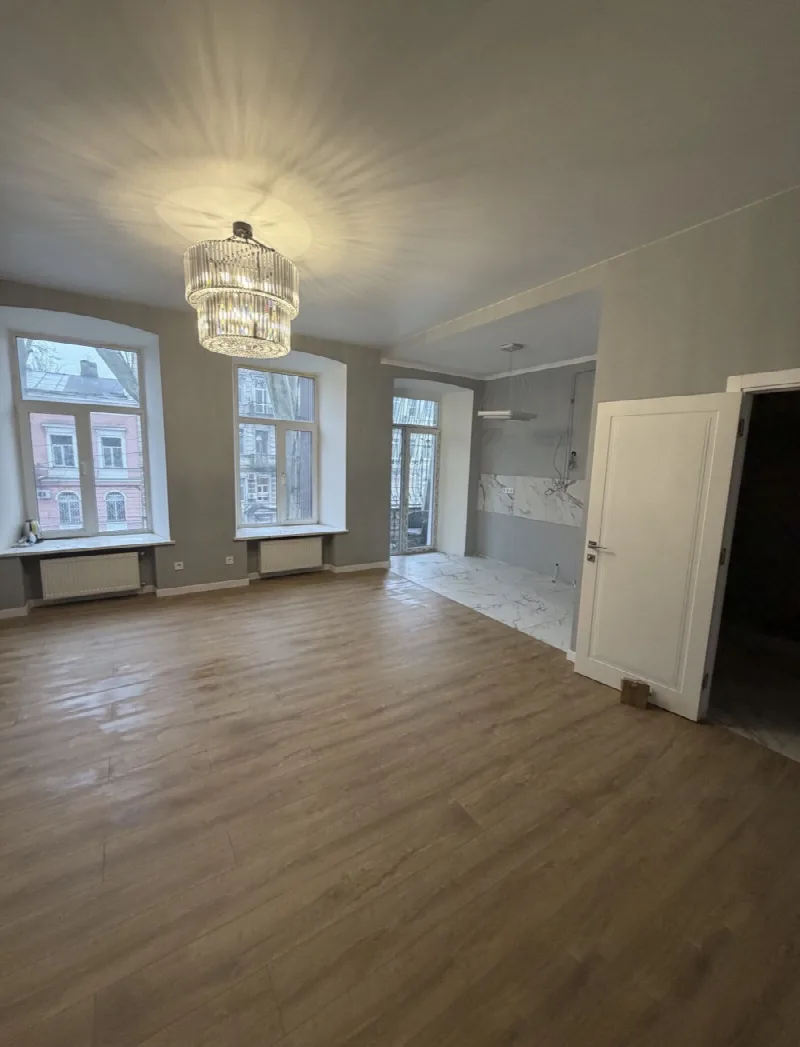 2-комнатная квартира, 94 м², Центр