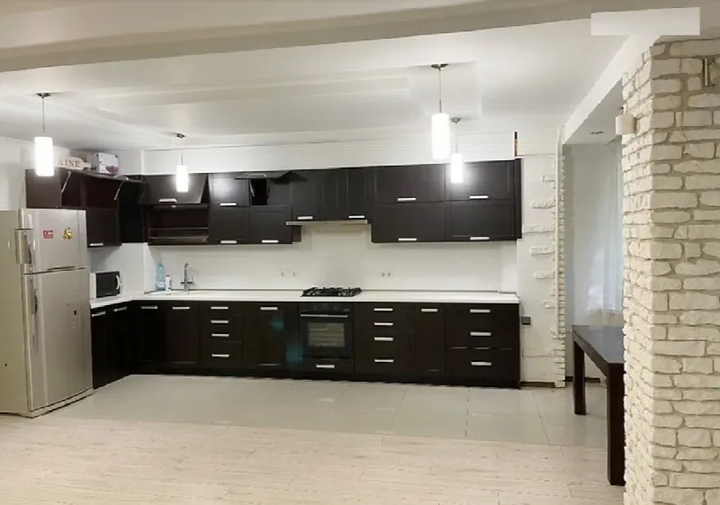 2-кімнатна квартира, 98 м², Слобідка