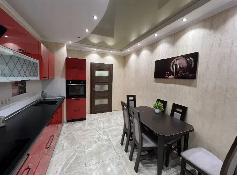 3-комнатная квартира, 78 м², Радужный, Таирова