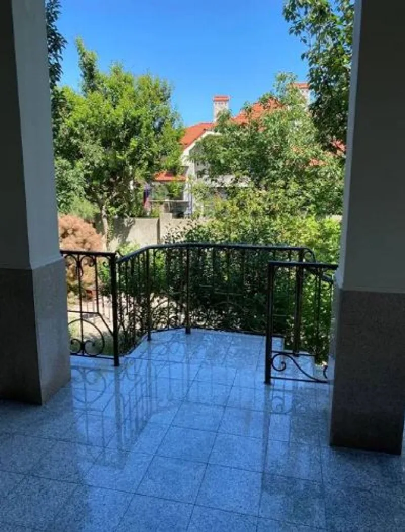 10-кімнатний будинок, 735 м², Совіньйон