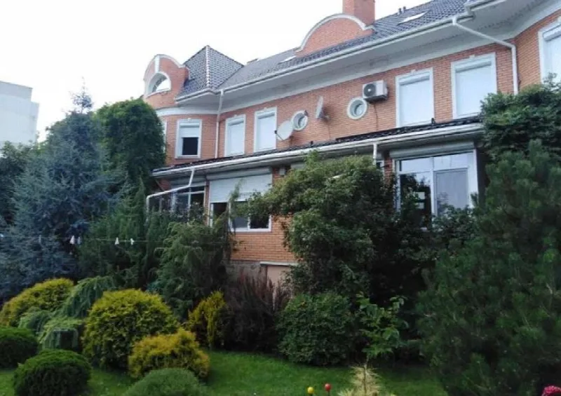 8-кімнатний будинок, 940 м², Таїрова