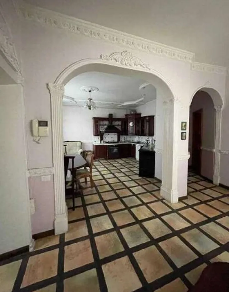 4-кімнатний будинок, 140 м², Центр