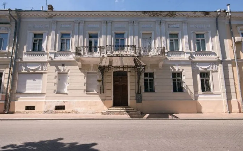 10-кімнатний будинок, 1 664 м², Центр