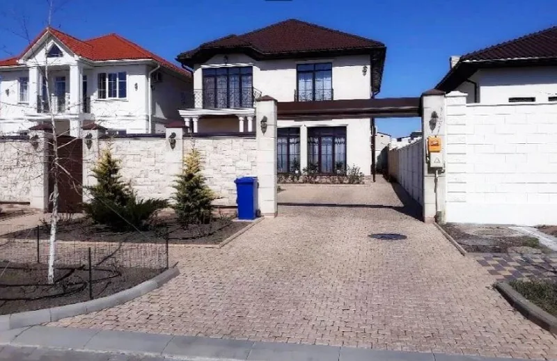 7-кімнатний будинок, 350 м², Совіньйон