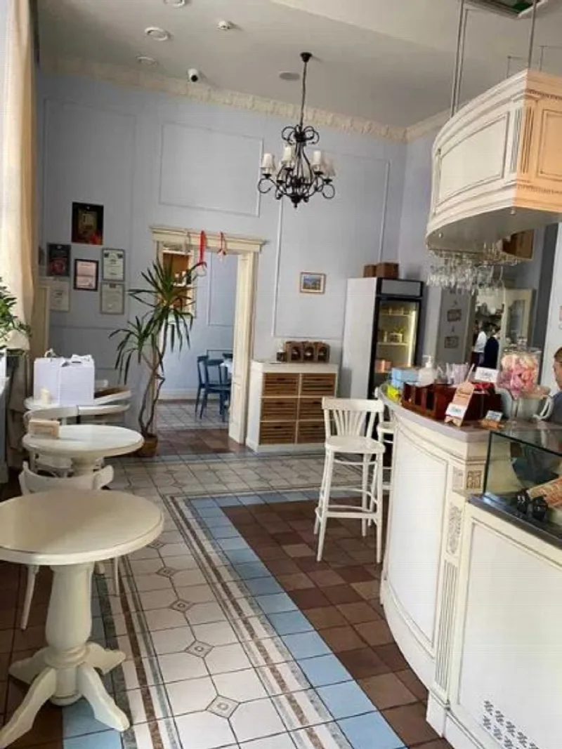 Комерційна, 100 м², Центр