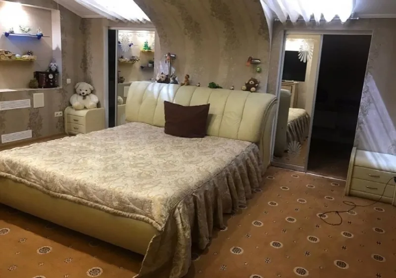 4-кімнатний будинок, 600 м², Чорноморка