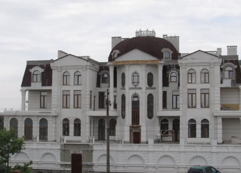 10-room house, 2 000 m², Sovinion