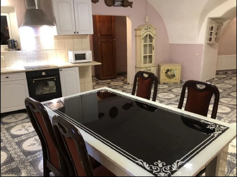6-кімнатна квартира, 240 м², Центр