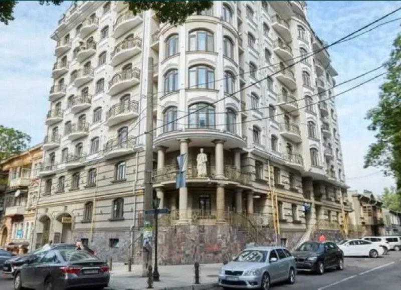 3-кімнатні, 134 м²