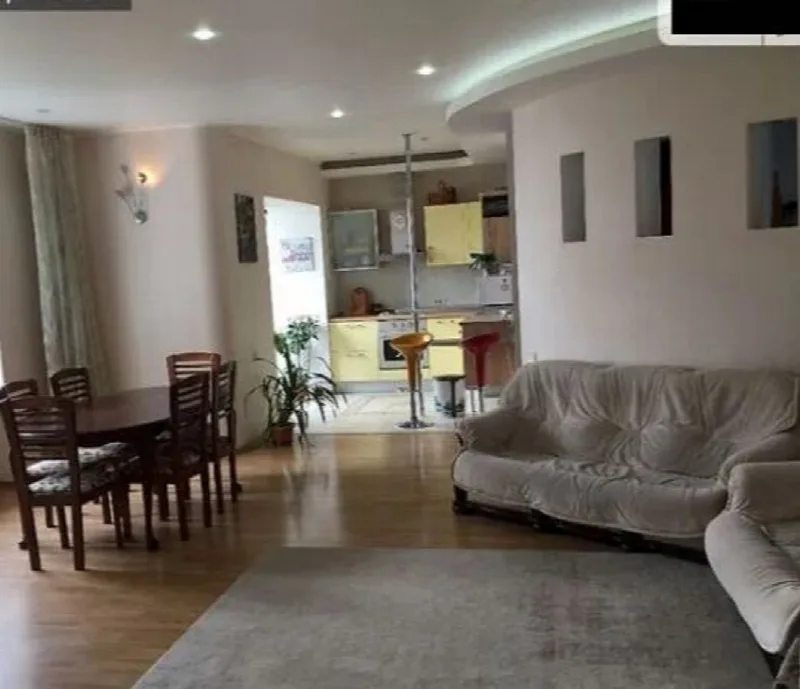 4-кімнатна квартира, 142 м², Фонтан
