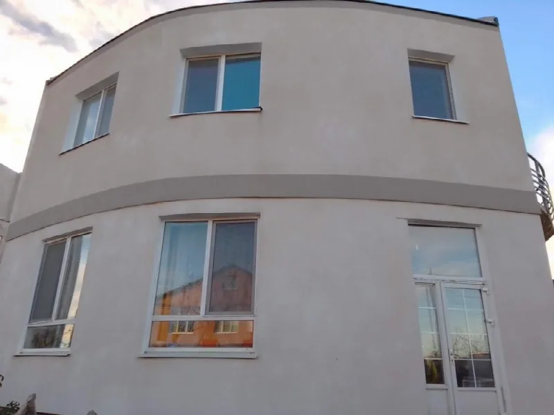 4-кімнатні, 240 м²
