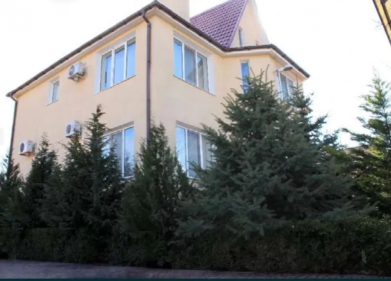 6-кімнатні, 312 м²