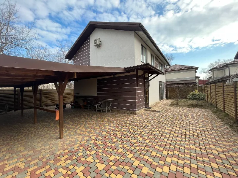 4-кімнатні, 300 м²