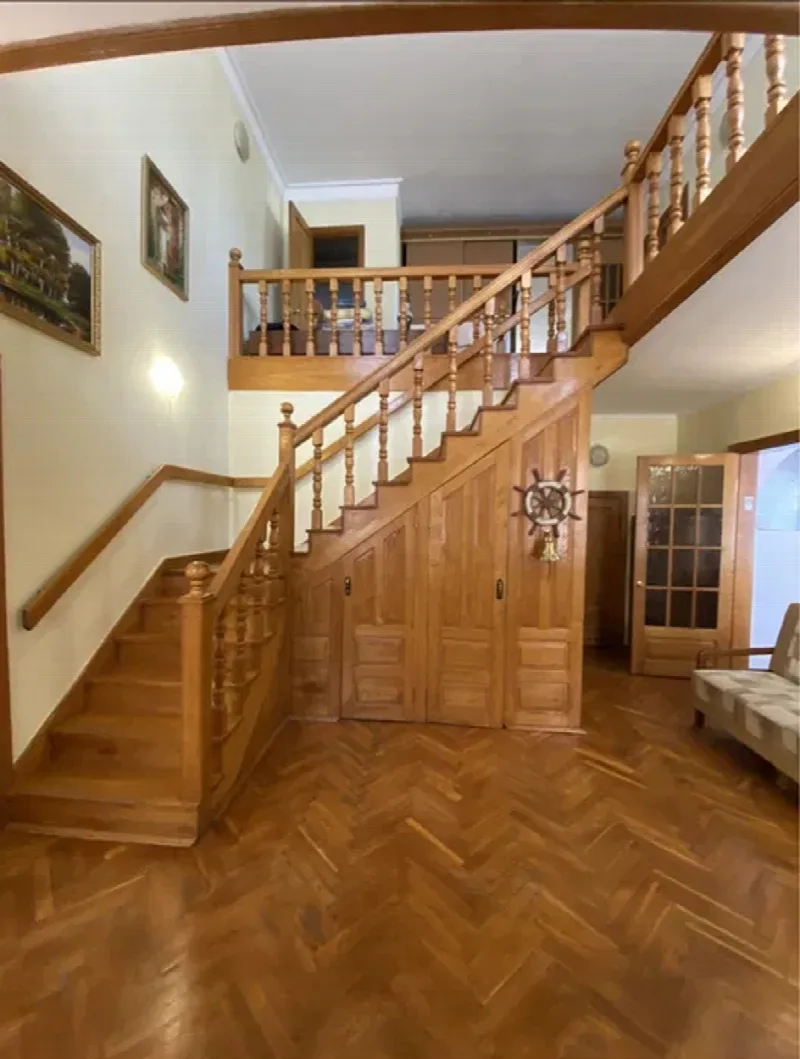 6-кімнатний будинок, 250 м², Таїрова