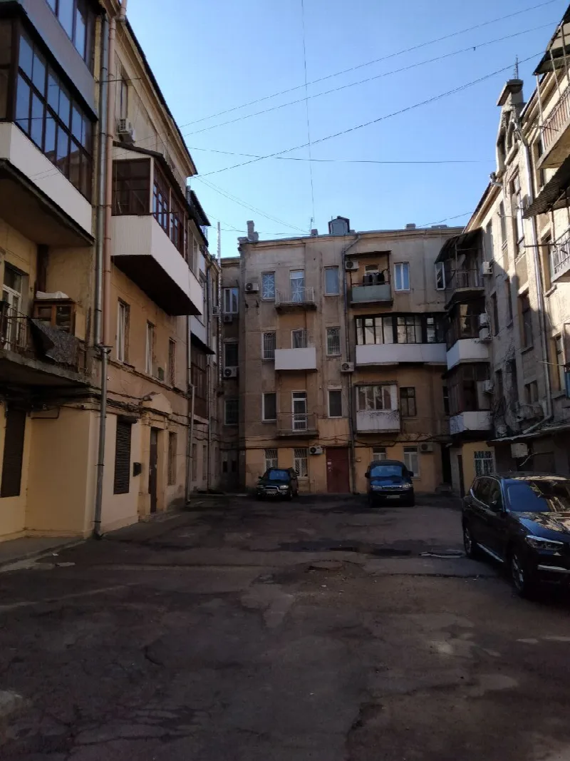 3-кімнатна квартира, 134 м², Центр
