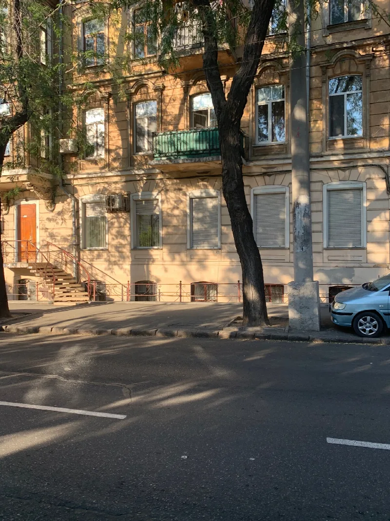 Комерційна, 138 м², Центр
