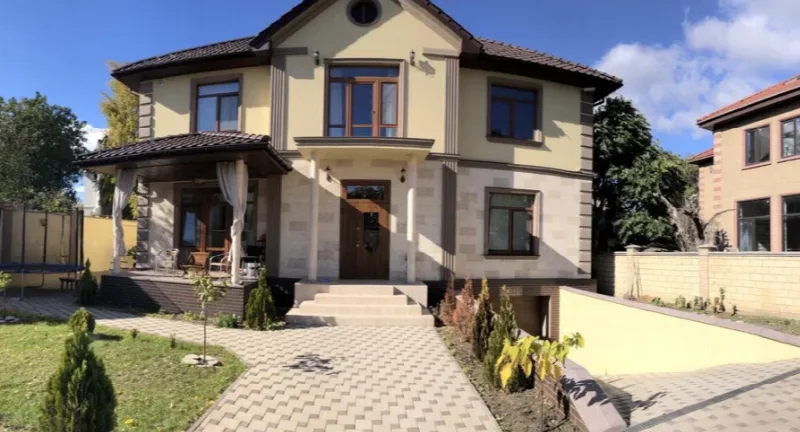 7-кімнатний будинок, 370 м², Чубаївка
