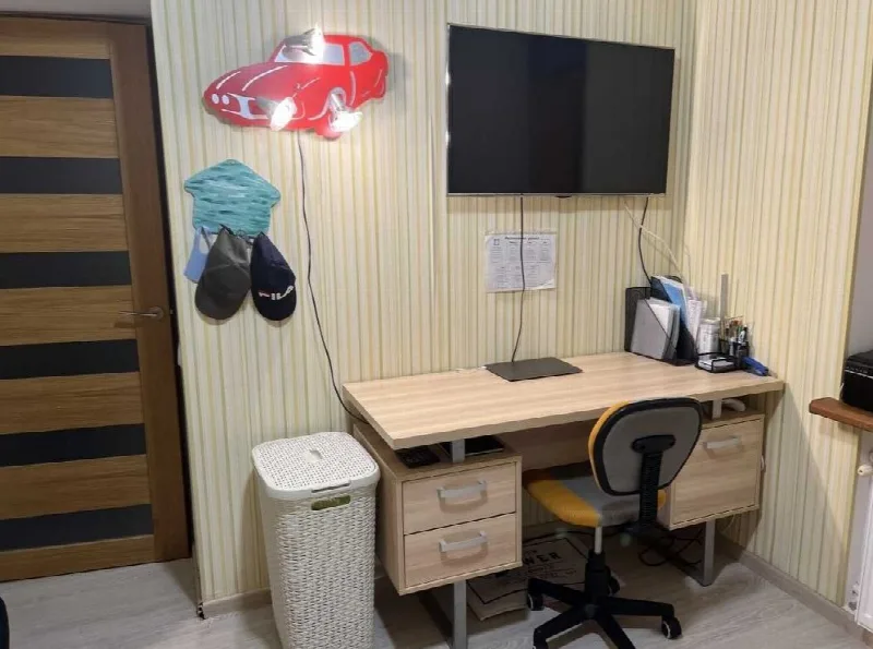 4-кімнатна квартира, 66 м², Ленселище