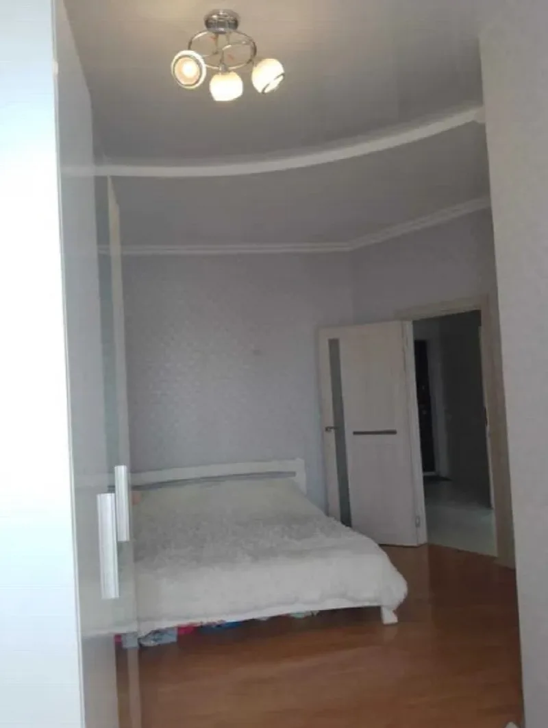 2-кімнатні, 80 м²