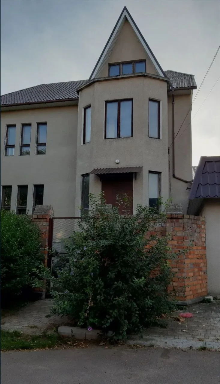 9-комнатный дом, 385 м², Червоный хутор