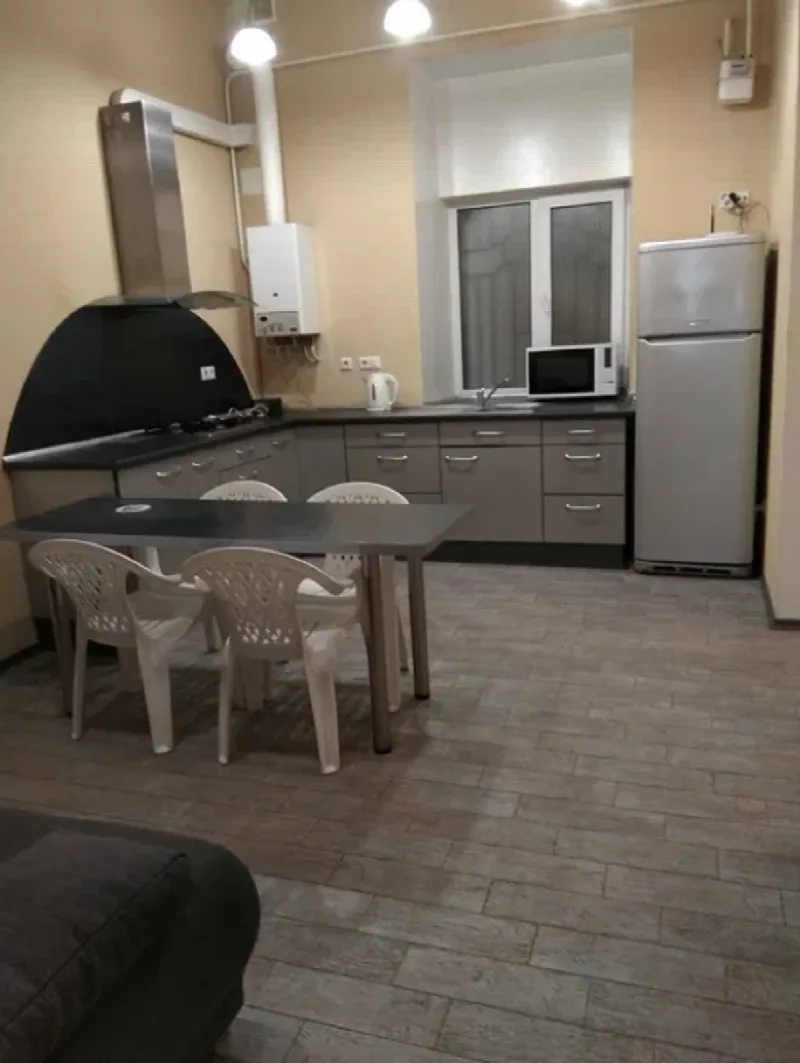 1-кімнатна квартира, 54 м², Центр