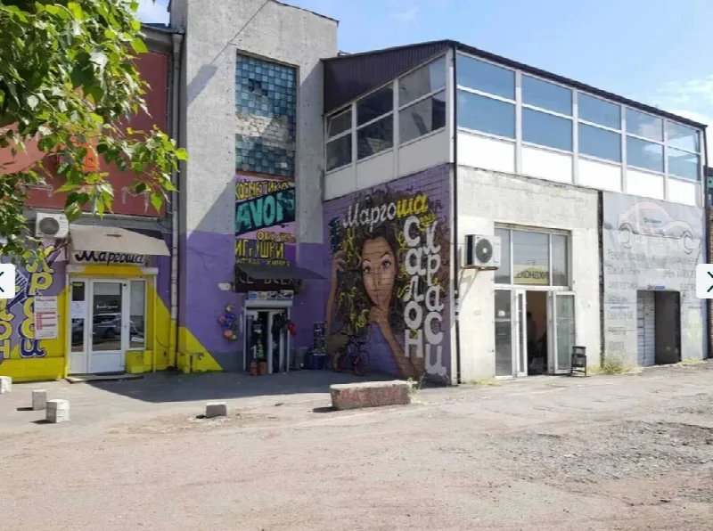 Комерційна, 1 000 м², Пересип