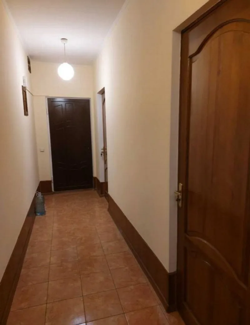 Комерційна, 57 м², Пересип