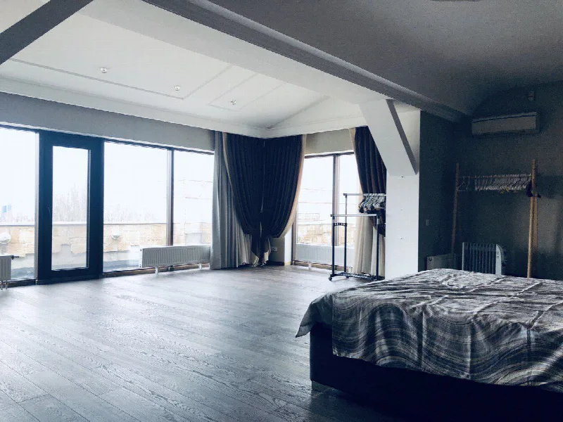 3-кімнатна квартира, 220 м², Центр