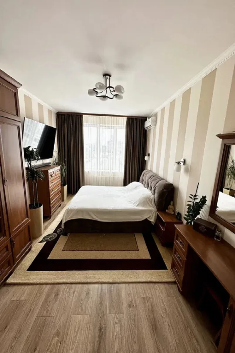 2-комнатная квартира, 71 м², Европейский, Крыжановка